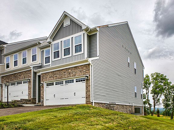 3rd image of 5002 Wellington Ct