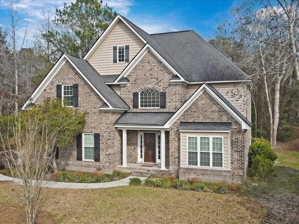 553 Chastain Cir, Richmond Hill, GA 31324