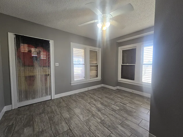 3828 Avenue S 1/2 — Photo 14