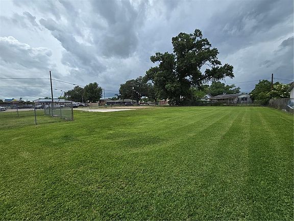 3rd image of 15212 Highway 90