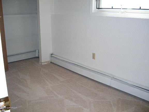 5th image of 200 W Vincent Cir