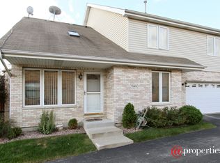 7949 W Tameling Ct, Palos Hills, IL 60465