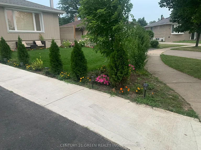28 Parkway Ave — Photo 5