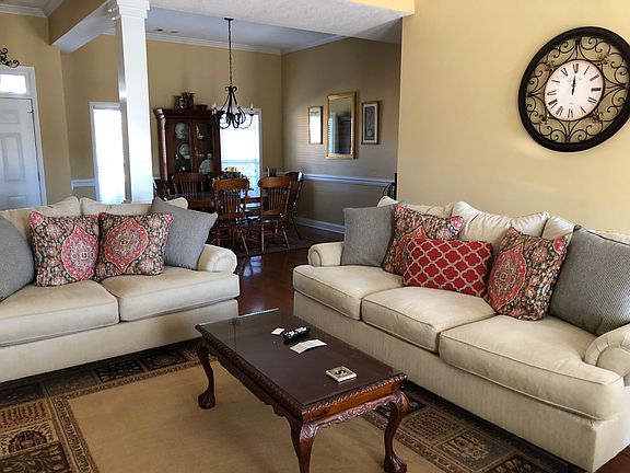 4th image of 9053 Oakfield Dr