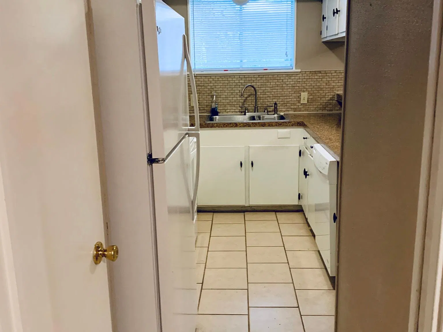 4 bed, 1901 sqft, $1,795 — Photo 3