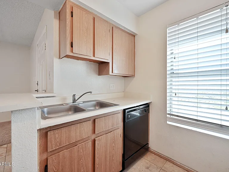4410 N Longview Ave #217 — Photo 5
