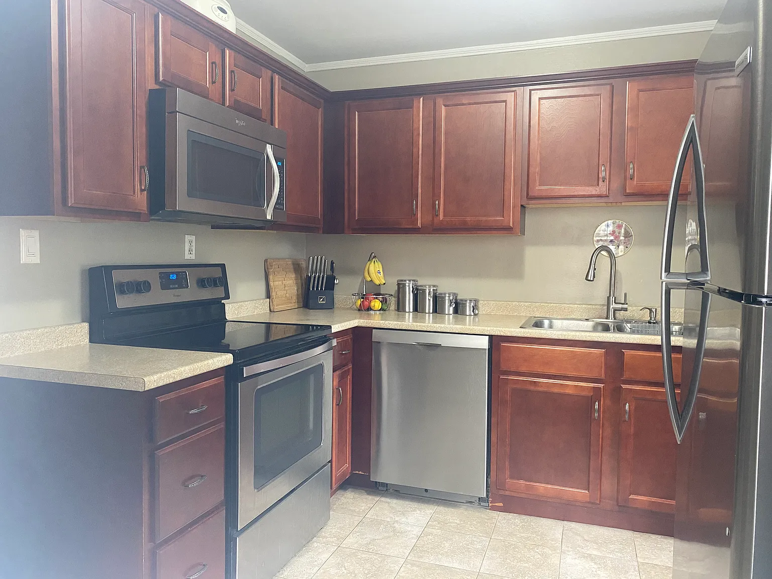 2 bed, 730 sqft, $2,500 — Photo 3
