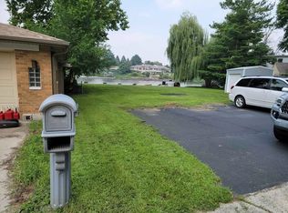 5065 Browns Beach Rd, Rockford, IL 61103