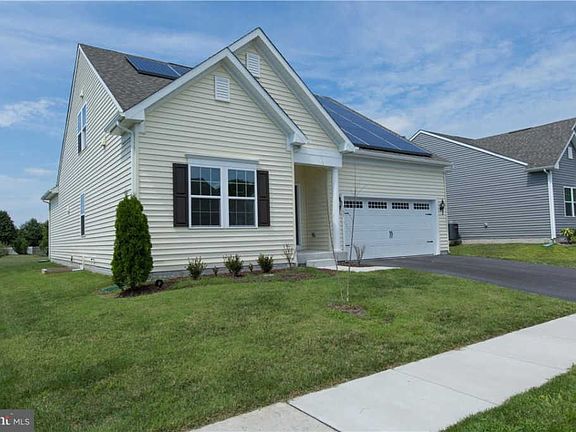 2nd image of 105 N Alnwick Ln