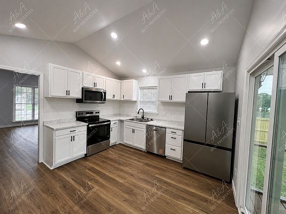5th image of 416 Flagg Rd