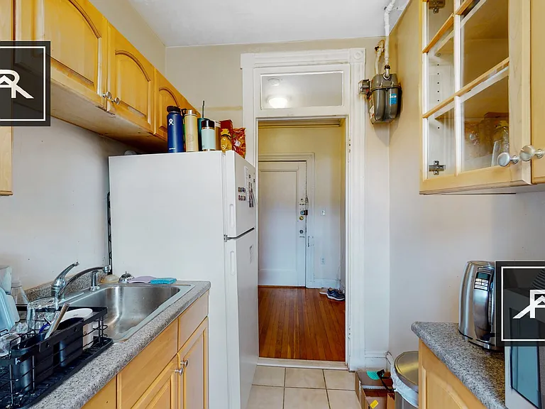 17 Glenville Ave #12 — Photo 5