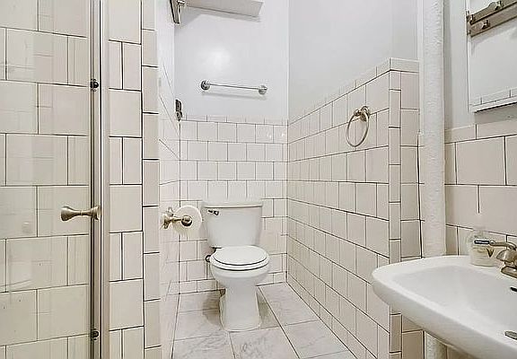 4th image of 54 Barrow St APT 2b