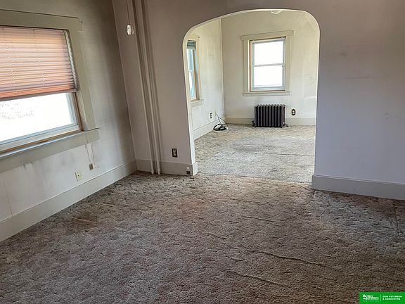 4th image of 805 N Hancock St