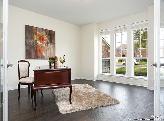 5th image of 2610 Rogers Cir
