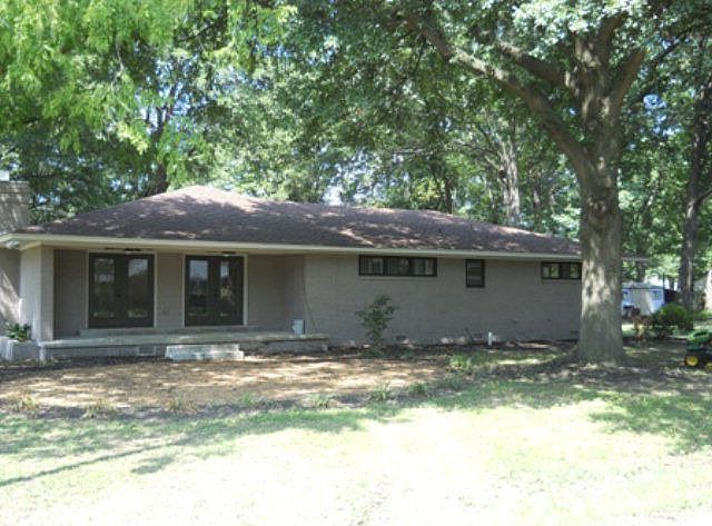 1st image of 142 Turner Ave