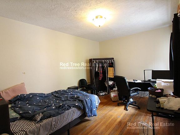 5th image of 179 Babcock St #2A