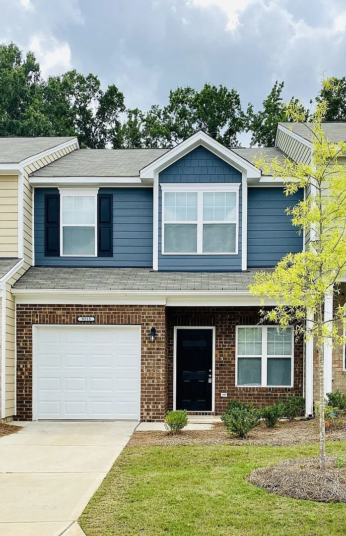 Building Photo - 9213 Grand Valley Dr