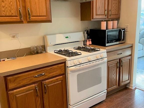 5th image of 554 Peregrine Pkwy