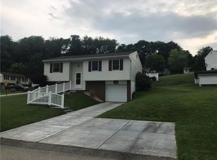 538 Waterbury Dr, Greensburg, PA 15601