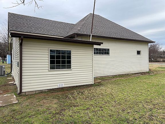 Side house