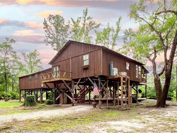 1219 Edgy Rd, Waynesville, GA 31566