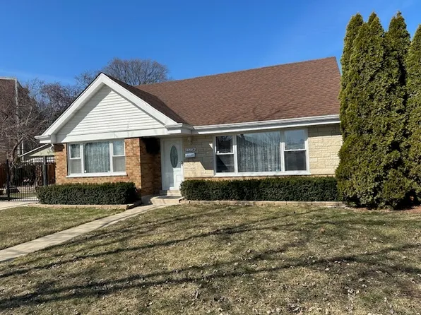 11226 Mandel Ct, Westchester, IL 60154