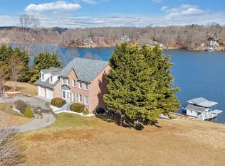 70 Travers Cir, Moneta, VA 24121