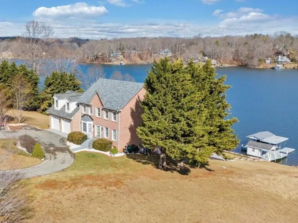 70 Travers Cir, Moneta, VA 24121