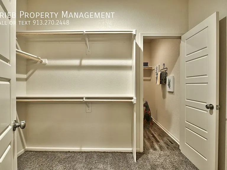 584 S Poplar St — Photo 31