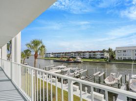 104 Paradise Harbour Blvd