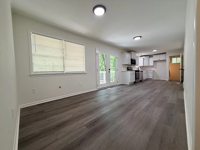 4700 N Vine St — Photo 5