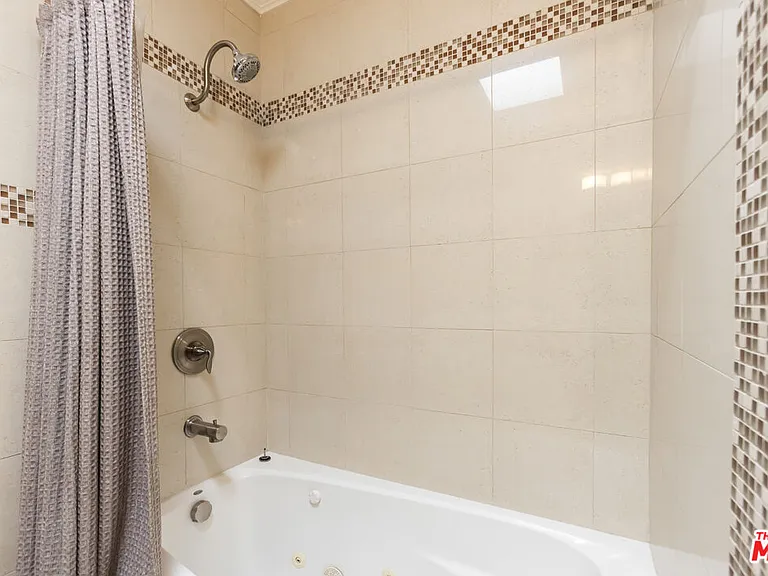 1226 Franklin St #4 — Photo 39