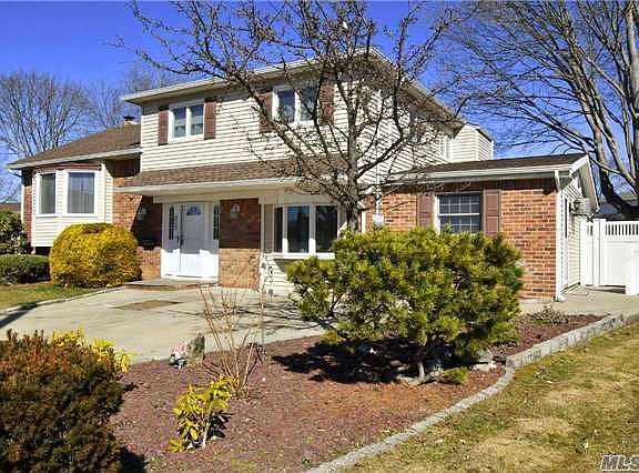 3rd image of 529 Narland Ln