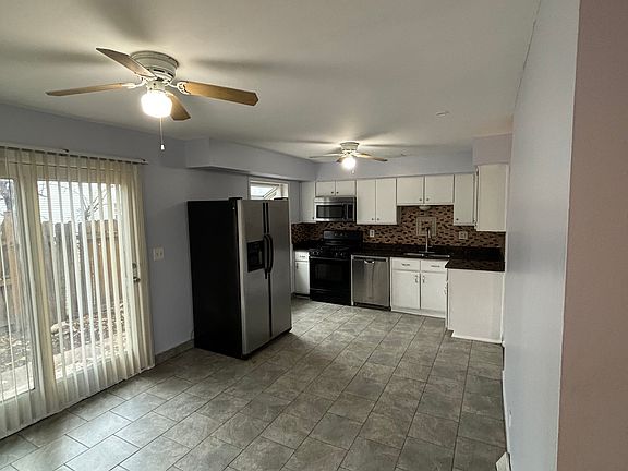 2nd image of 549 Lynn Ct Unit A
