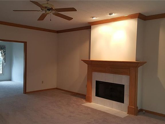 3rd image of 3076 Hillside Trl