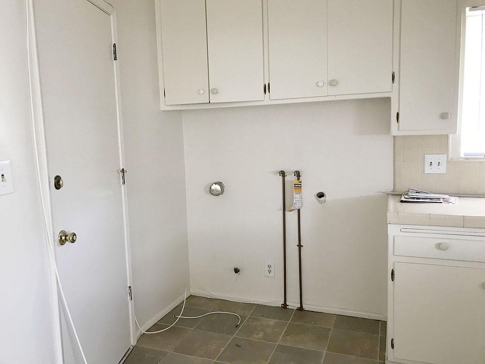 1st image of 2904 Mary St #2904