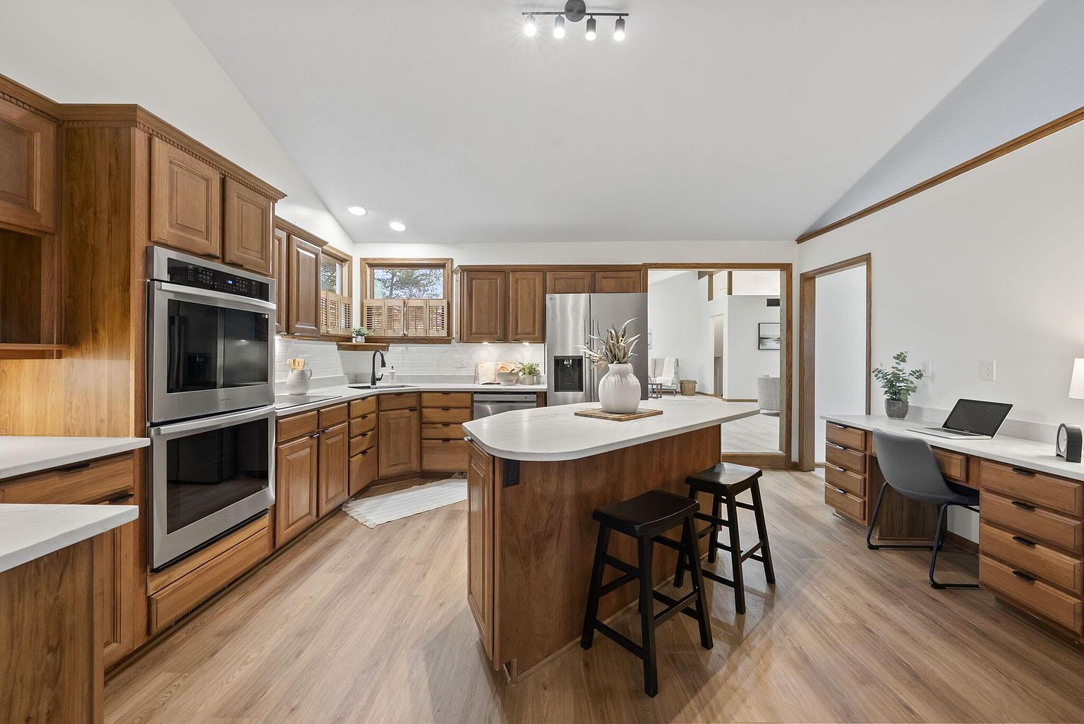 Listing photo 1 for 91 Dogwood Dr