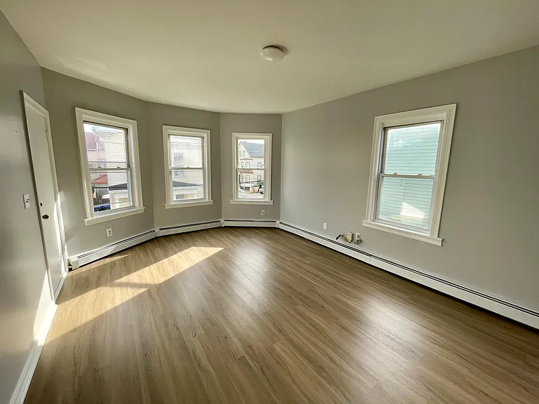 48 Pekin St #1 — Photo 2