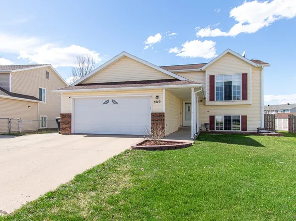 3519 30th St S, Fargo, ND 58104