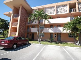 3001 NW 46th Ave APT 102, Lauderdale Lakes, FL 33313