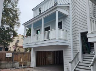 7 Iron Forge Aly, Charleston, SC 29403