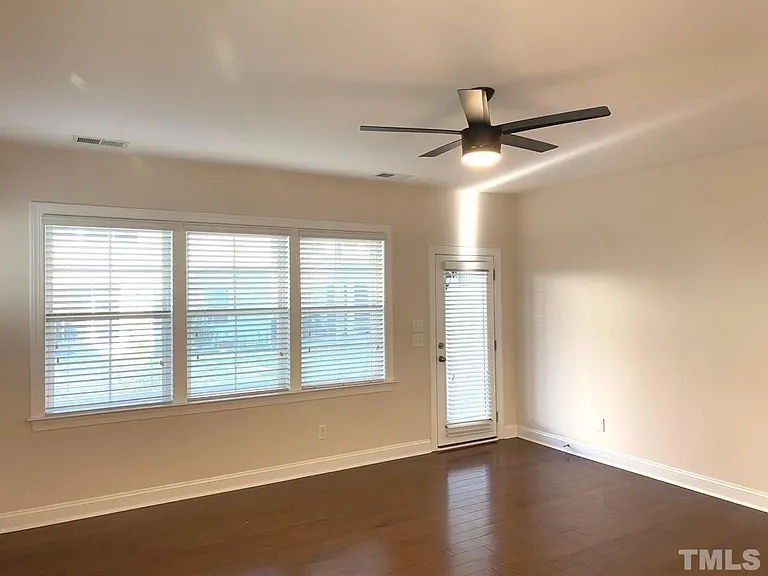 1148 Premier Key Dr — Photo 6