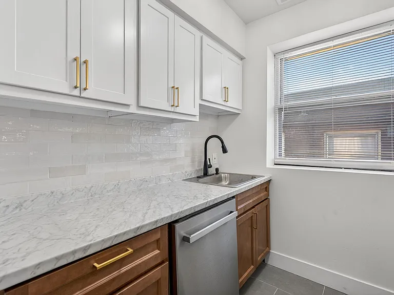 3654-3656 Phillips Pl — Photo 17