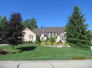 27875 Copper Creek Ln, Farmington Hills, MI 48331