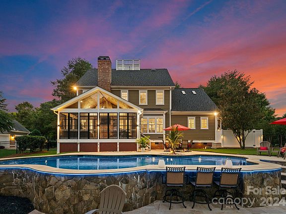 5th image of 111 Hopkinton Dr