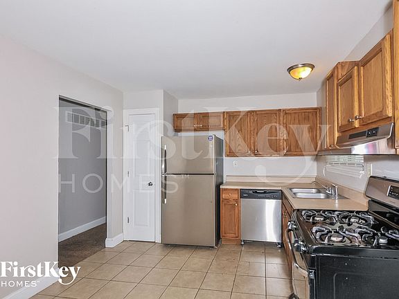 5th image of 2701 Essex St