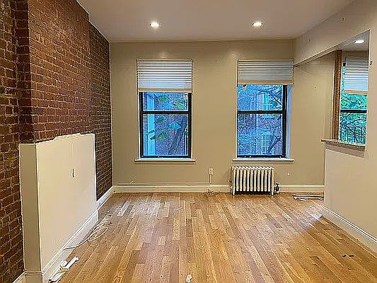 4th image of 354 E 89th St APT 3R