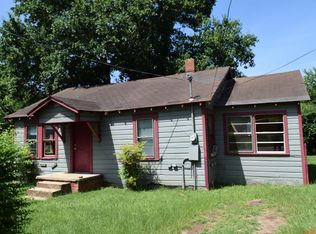 901 Fulton St, Palestine, TX 75801