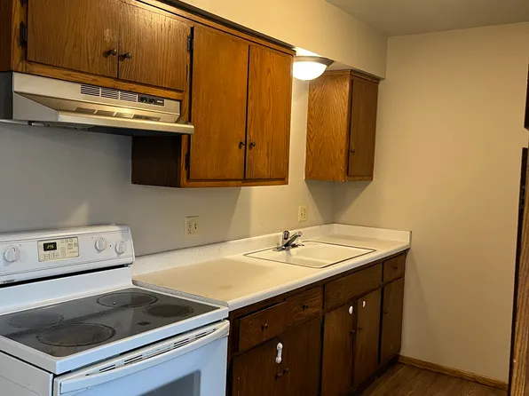 3320 Daisy Ln, Racine, WI 53405