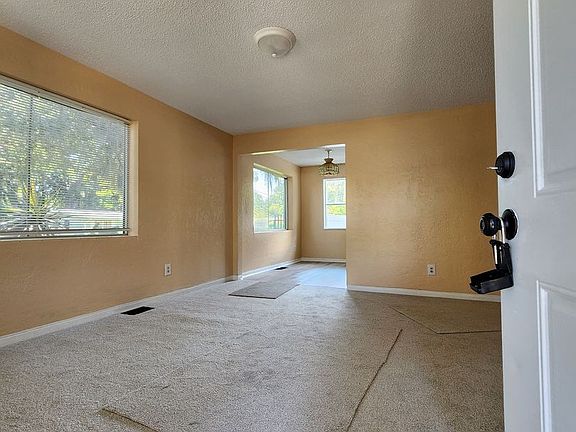 2nd image of 810 Harrington St